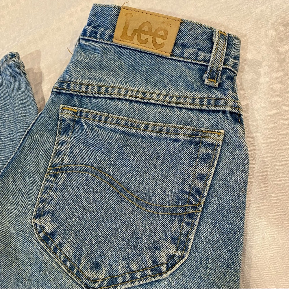 Vintage high waisted Lee jeans, light wash blue